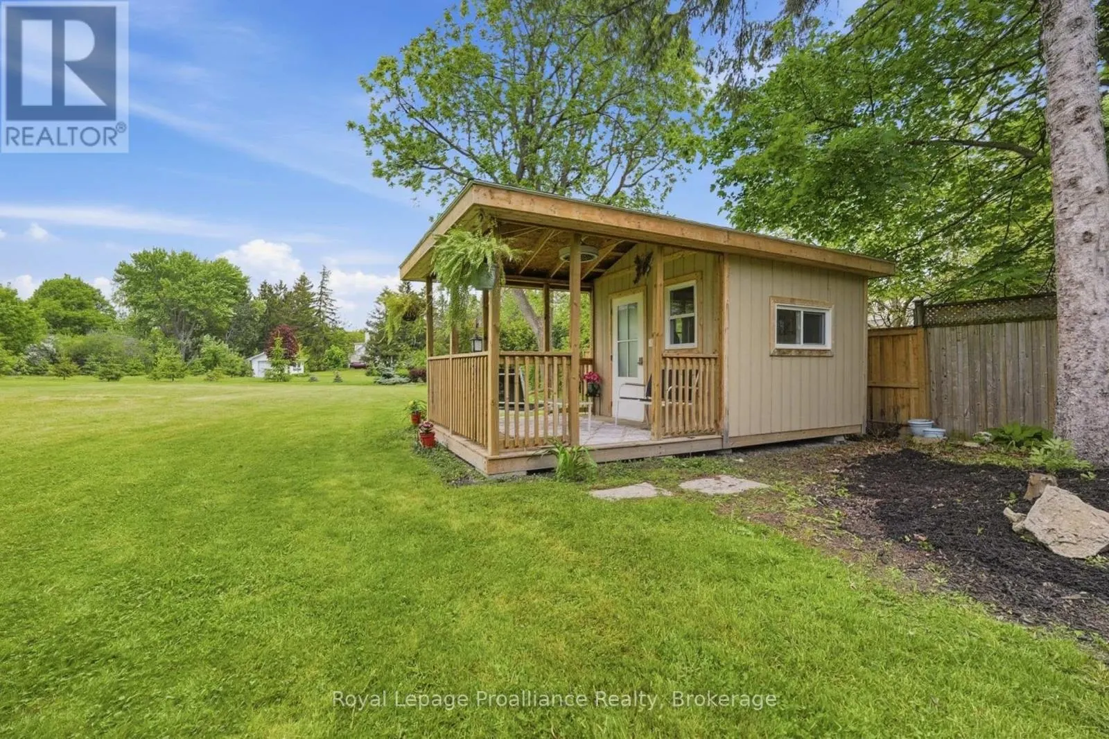 51 SELENA AVENUE