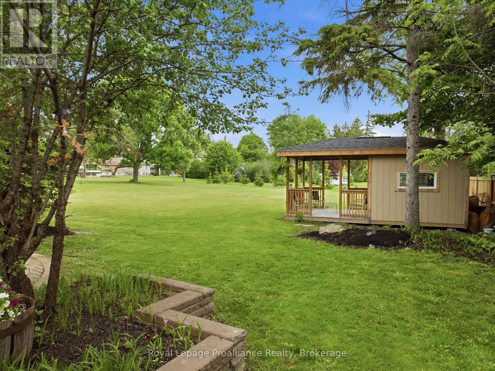 51 SELENA AVENUE