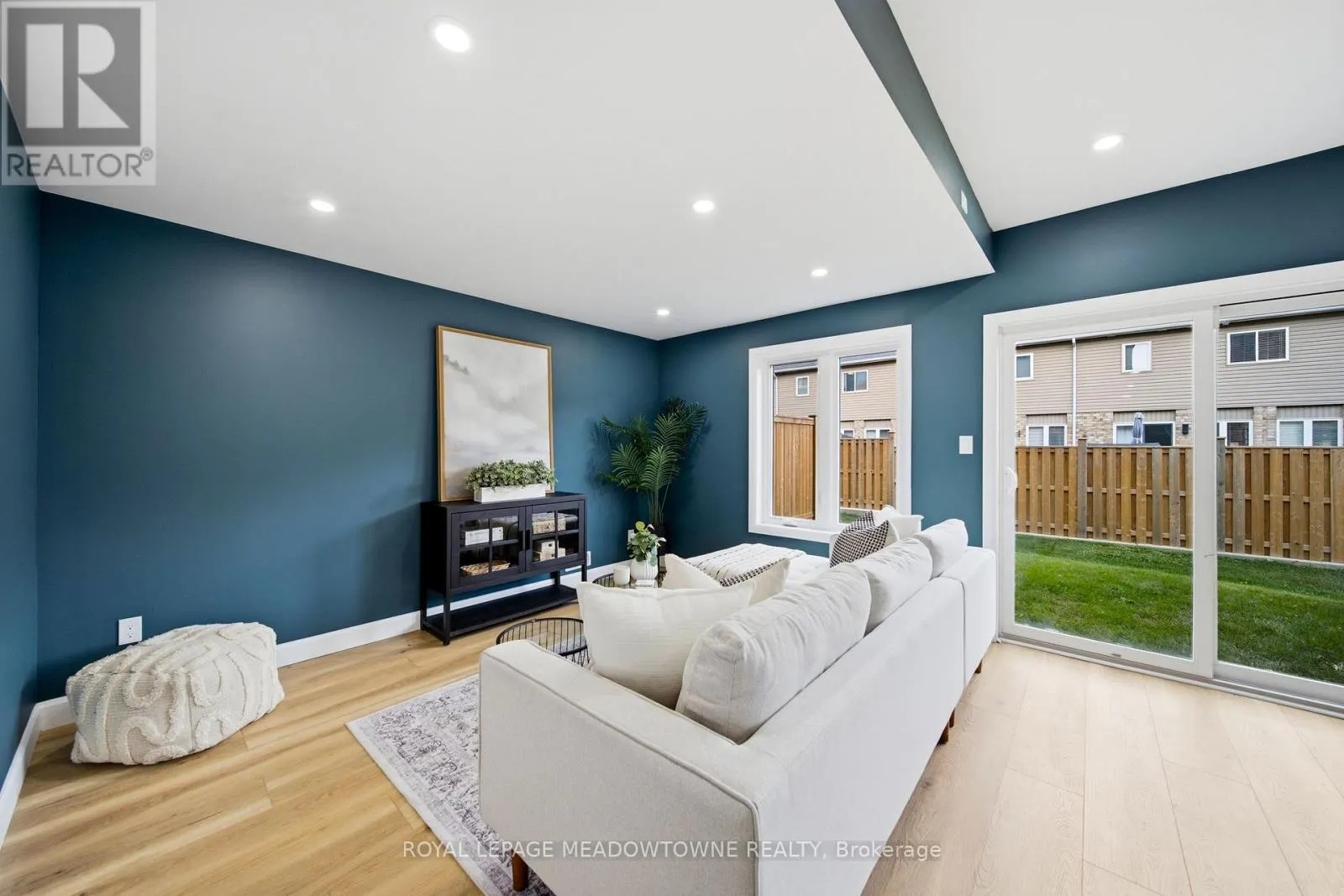 5 - 675 VICTORIA ROAD N