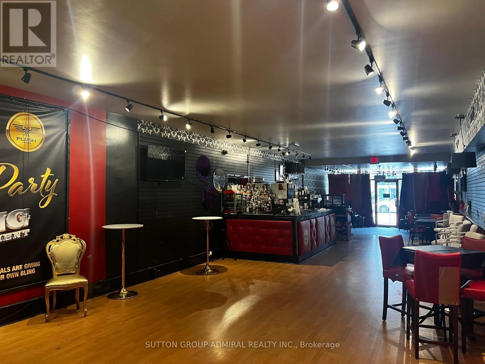 4515 QUEEN STREET