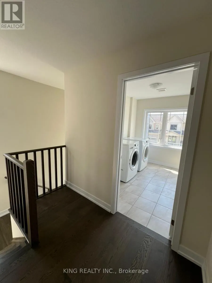 82 SUNFLOWER CRESCENT