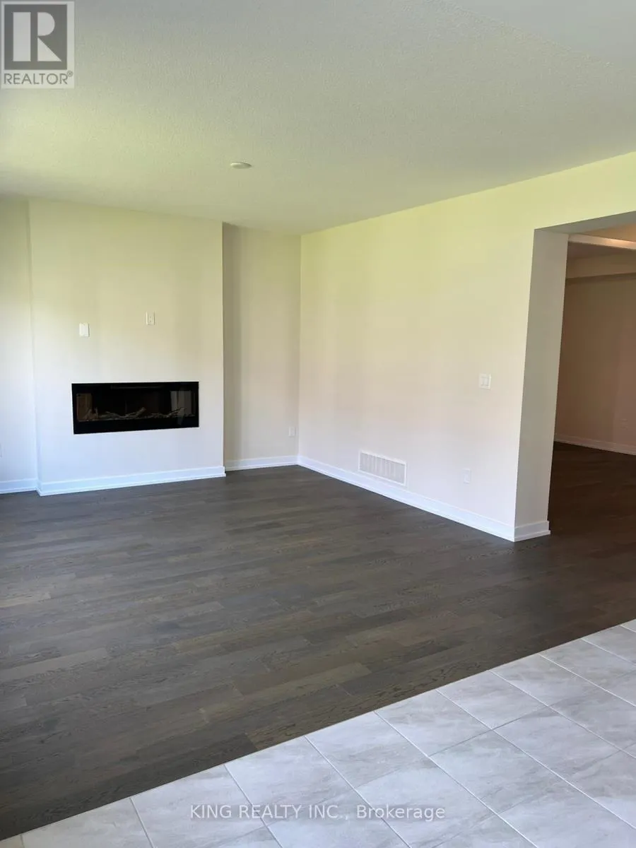 82 SUNFLOWER CRESCENT