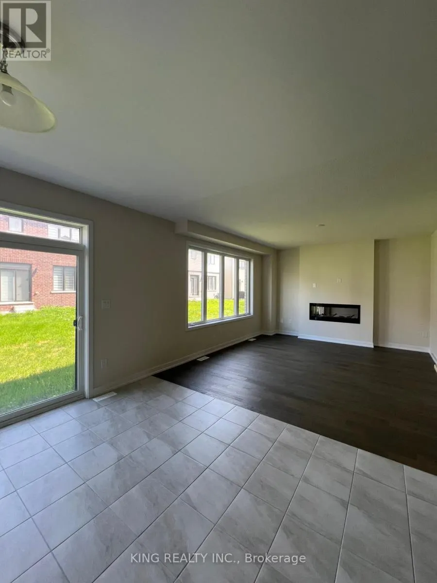 82 SUNFLOWER CRESCENT