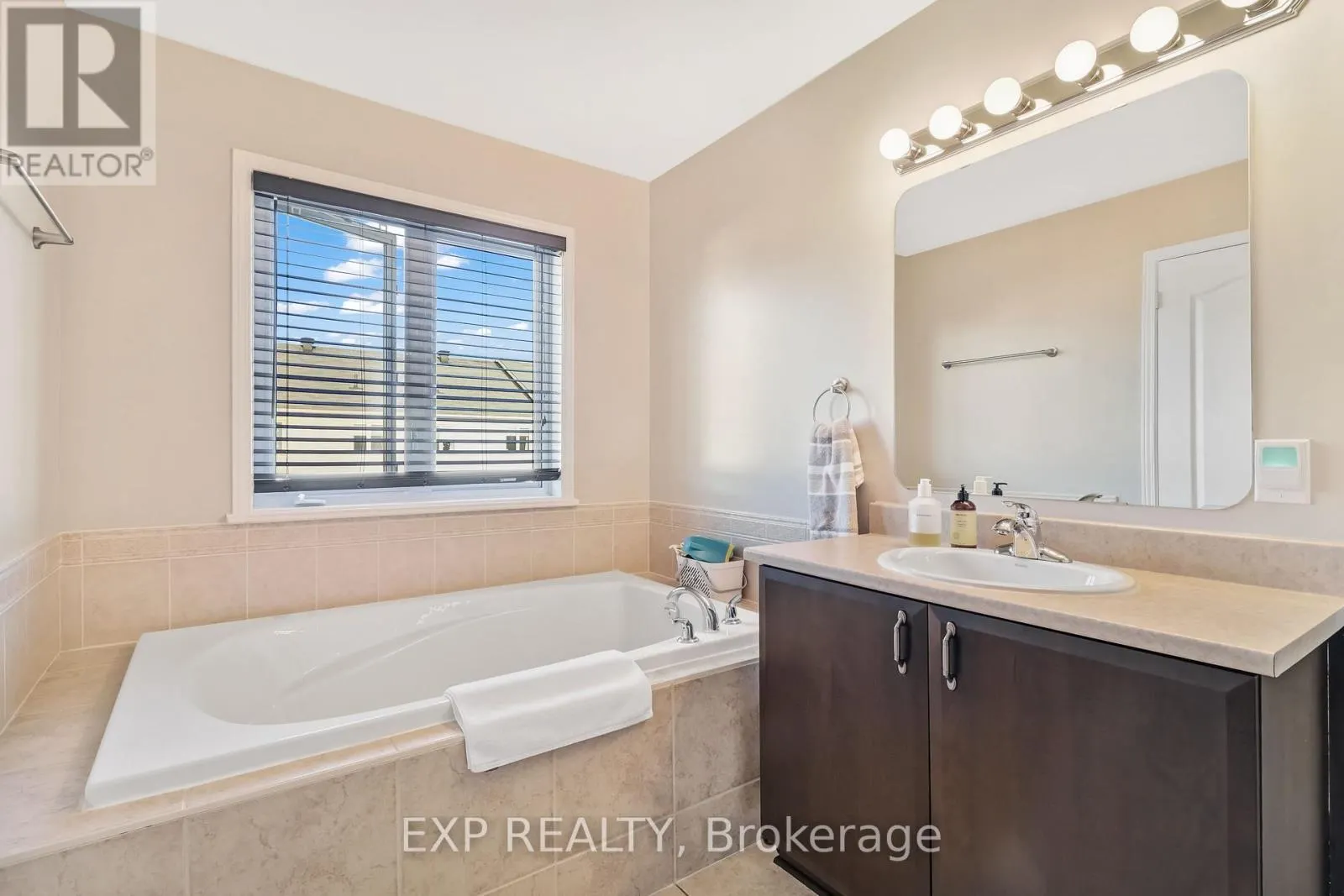 371 ROYAL FERN WAY