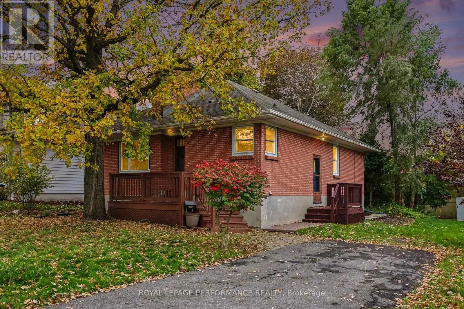 856 IROQUOIS ROAD