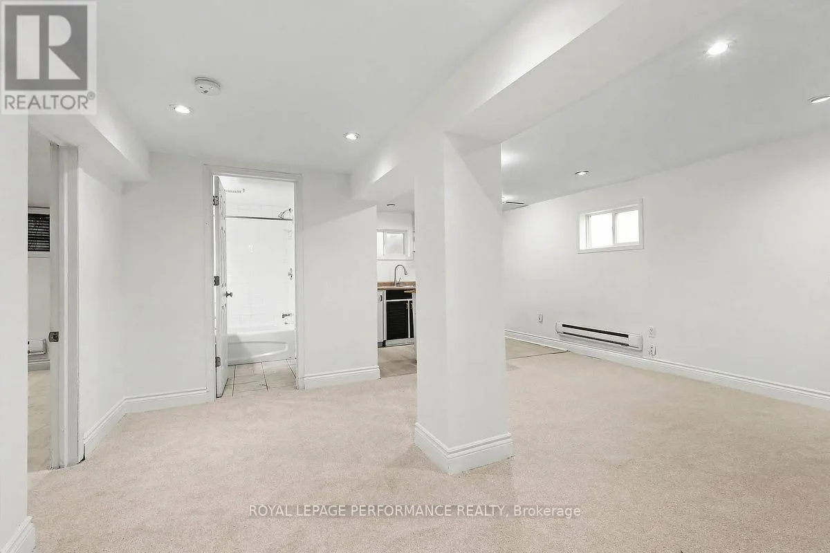 856 IROQUOIS ROAD