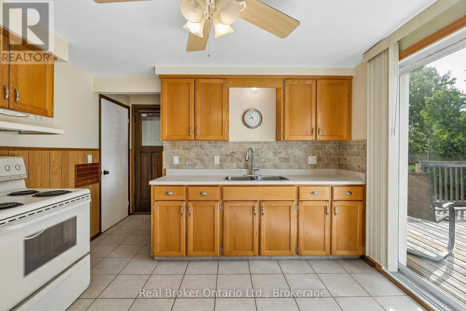 1/2 - 310 LINWELL ROAD #1/2