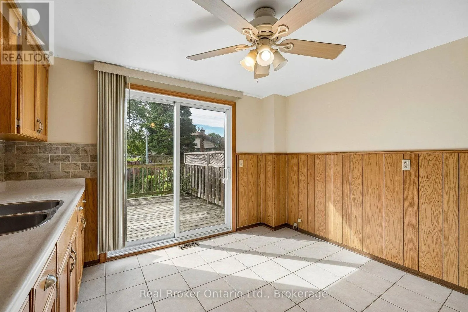 1/2 - 310 LINWELL ROAD #1/2