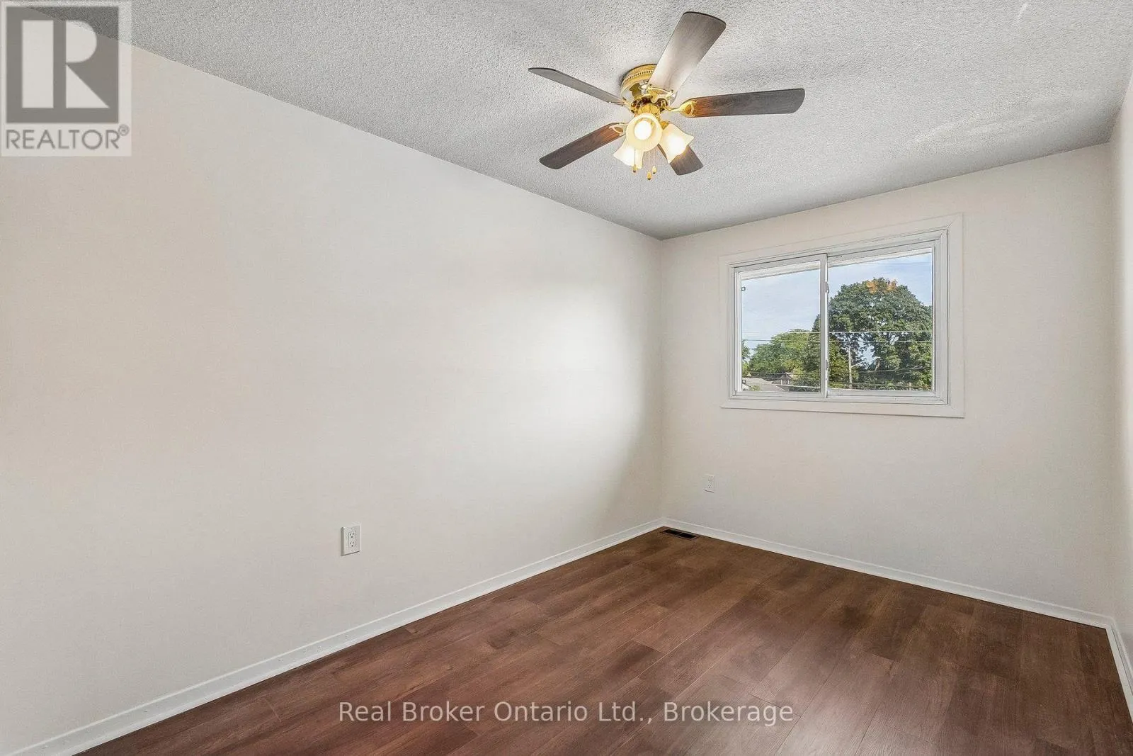 1/2 - 310 LINWELL ROAD #1/2