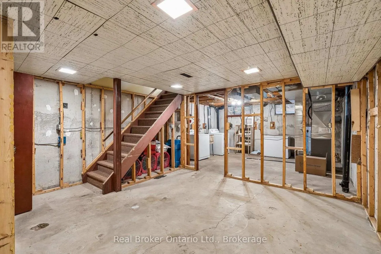 1/2 - 310 LINWELL ROAD #1/2