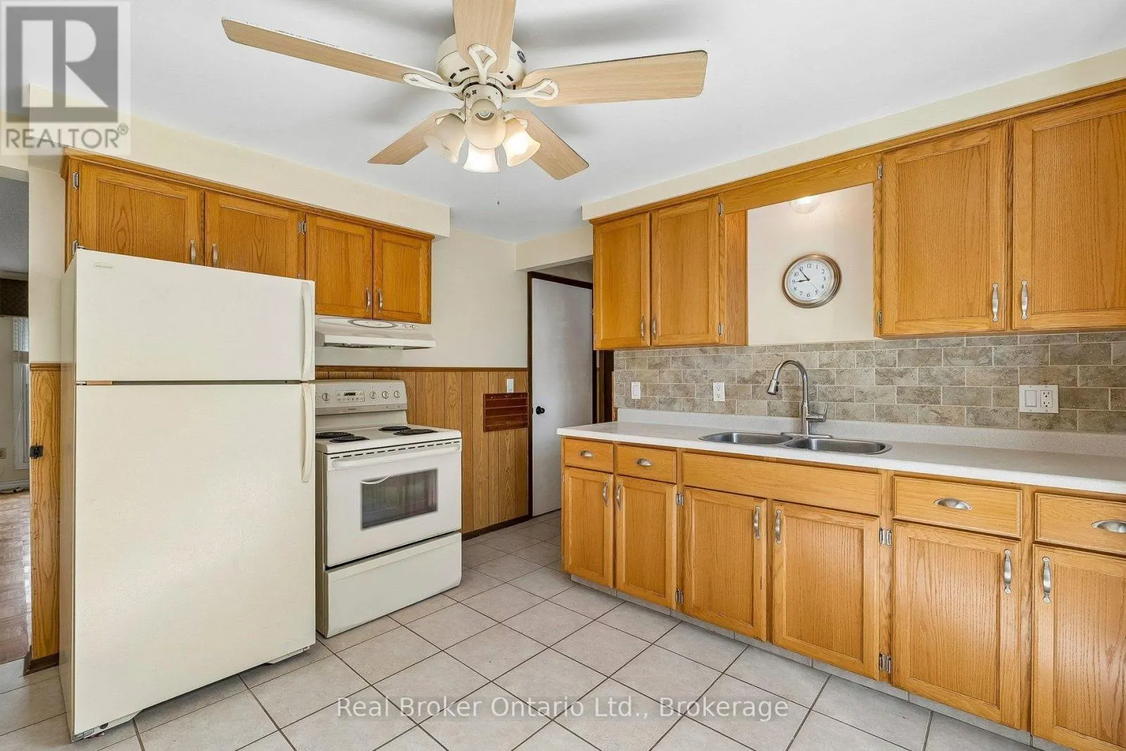 1/2 - 310 LINWELL ROAD #1/2
