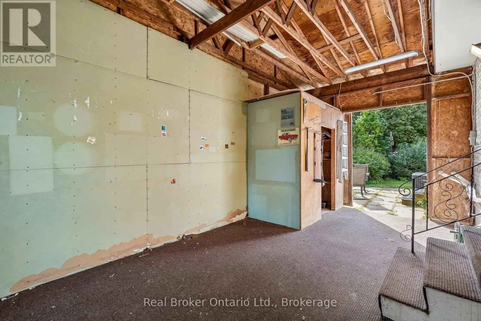 1/2 - 310 LINWELL ROAD #1/2