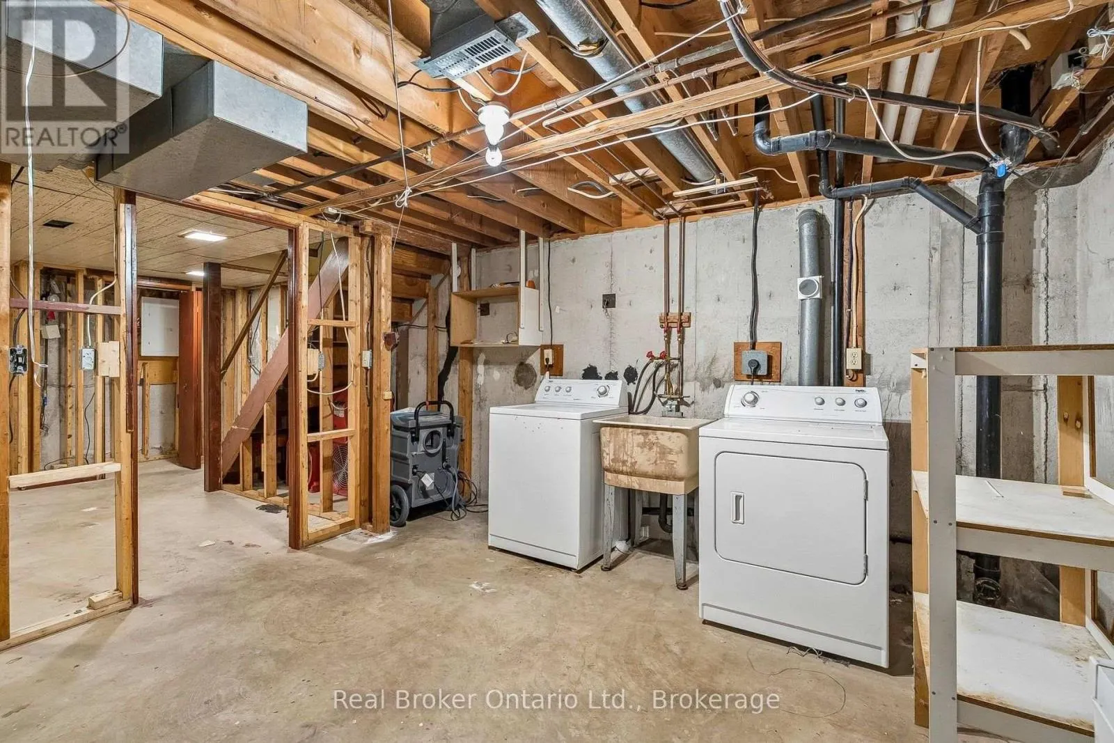 1/2 - 310 LINWELL ROAD #1/2