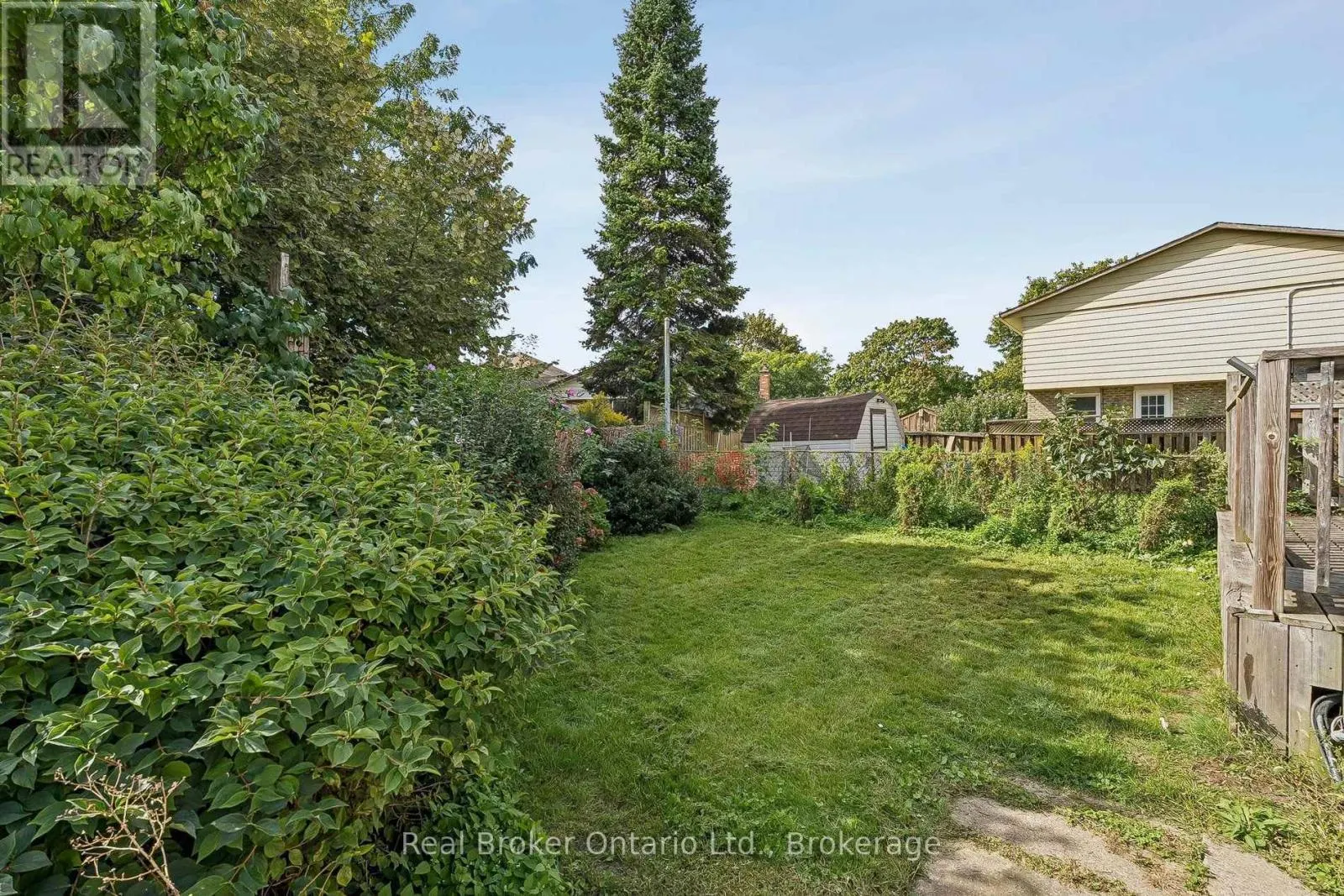 1/2 - 310 LINWELL ROAD #1/2