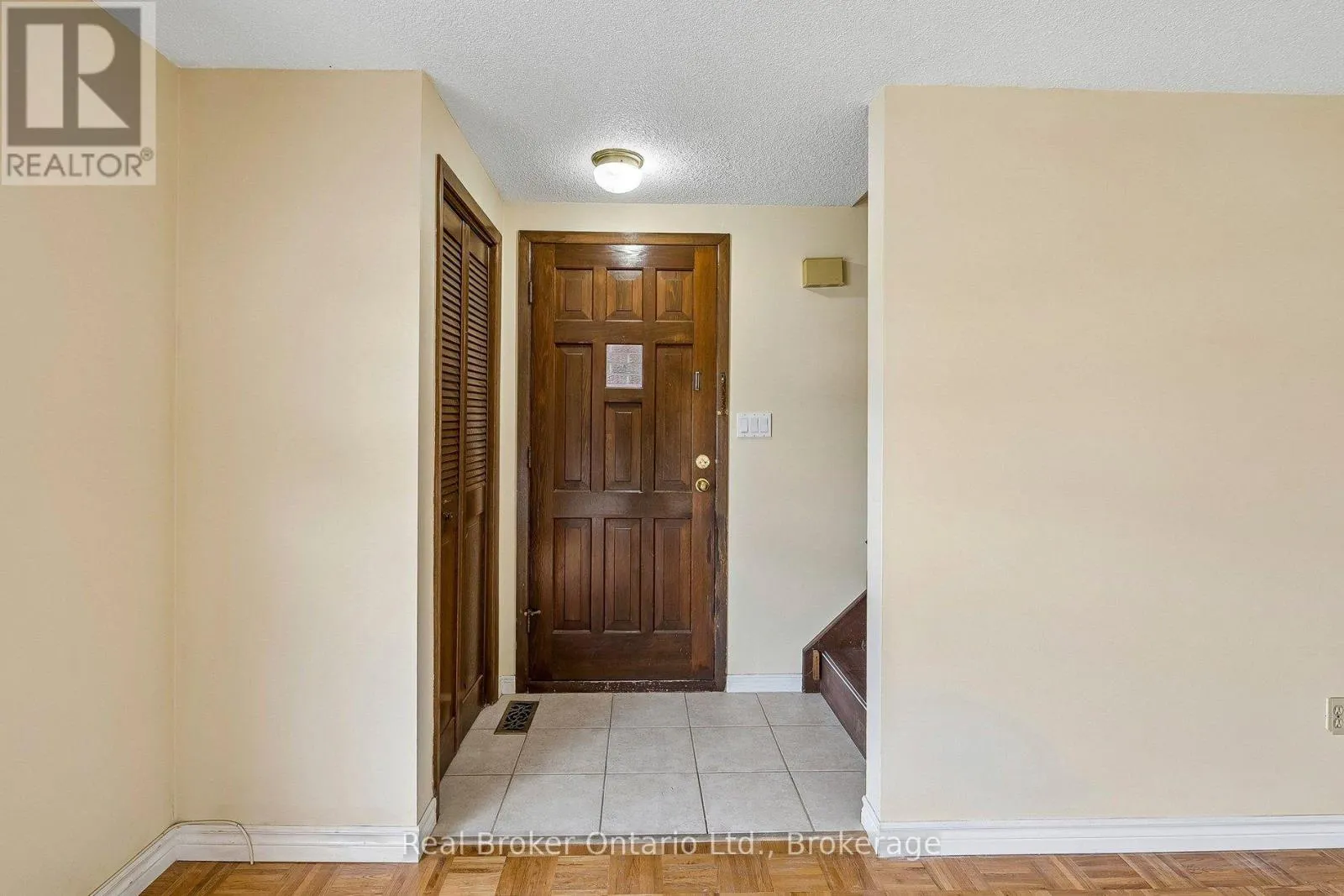 1/2 - 310 LINWELL ROAD #1/2