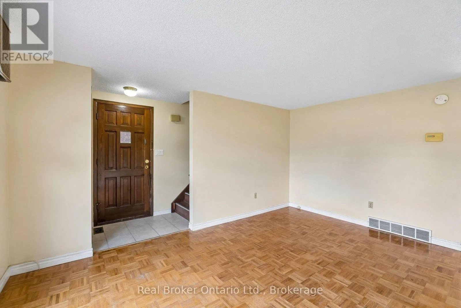 1/2 - 310 LINWELL ROAD #1/2