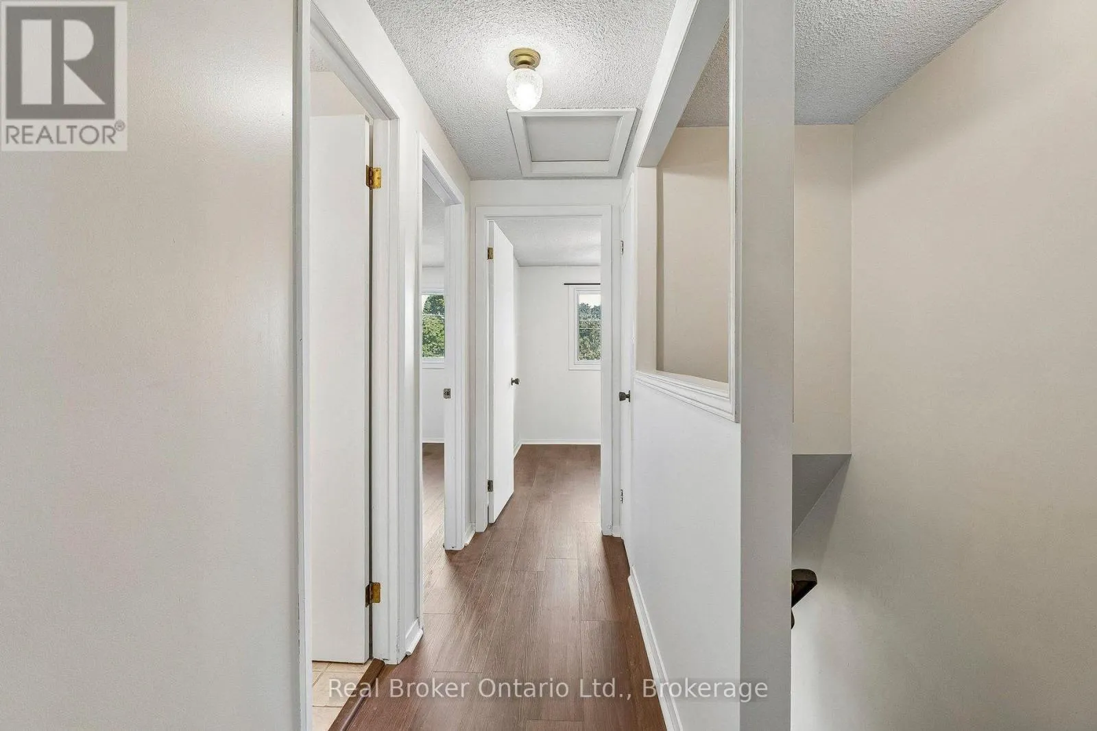 1/2 - 310 LINWELL ROAD #1/2