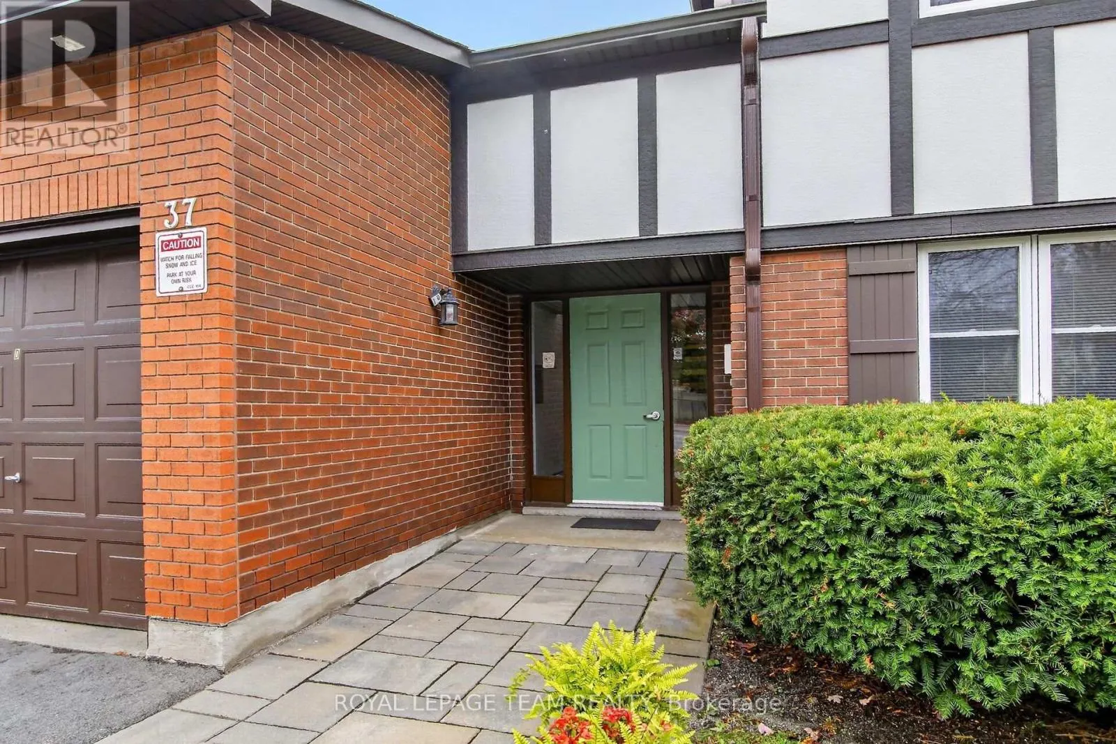 37C STONEHAVEN DRIVE