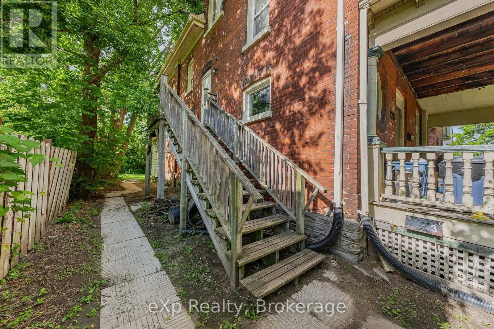 126 CHATHAM STREET