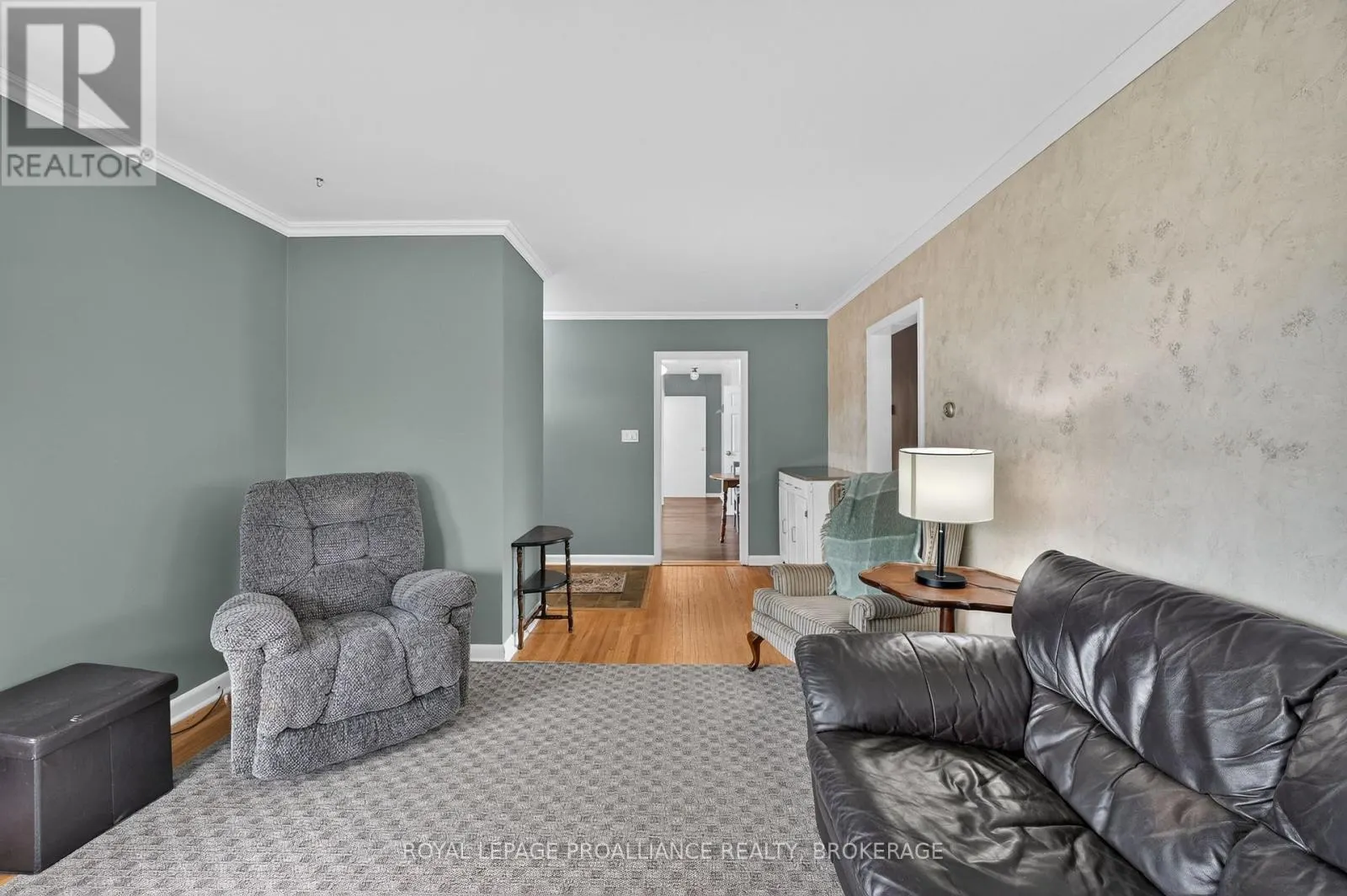 39 FAIRFIELD BOULEVARD