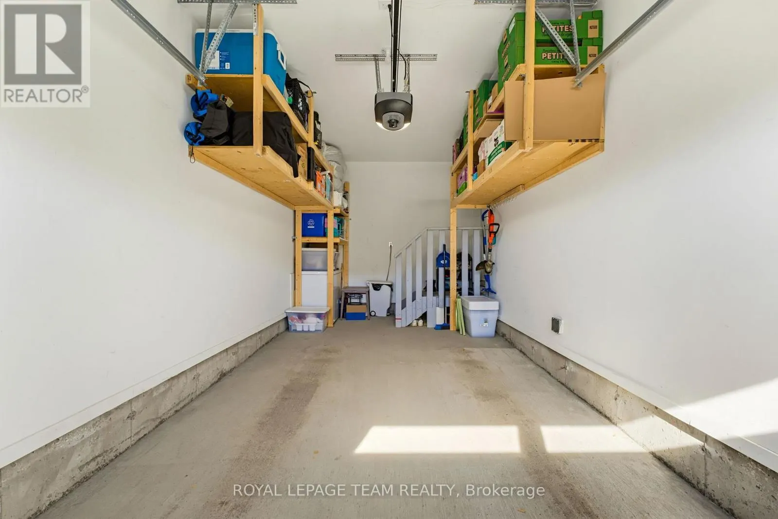 854 SOLARIUM AVENUE