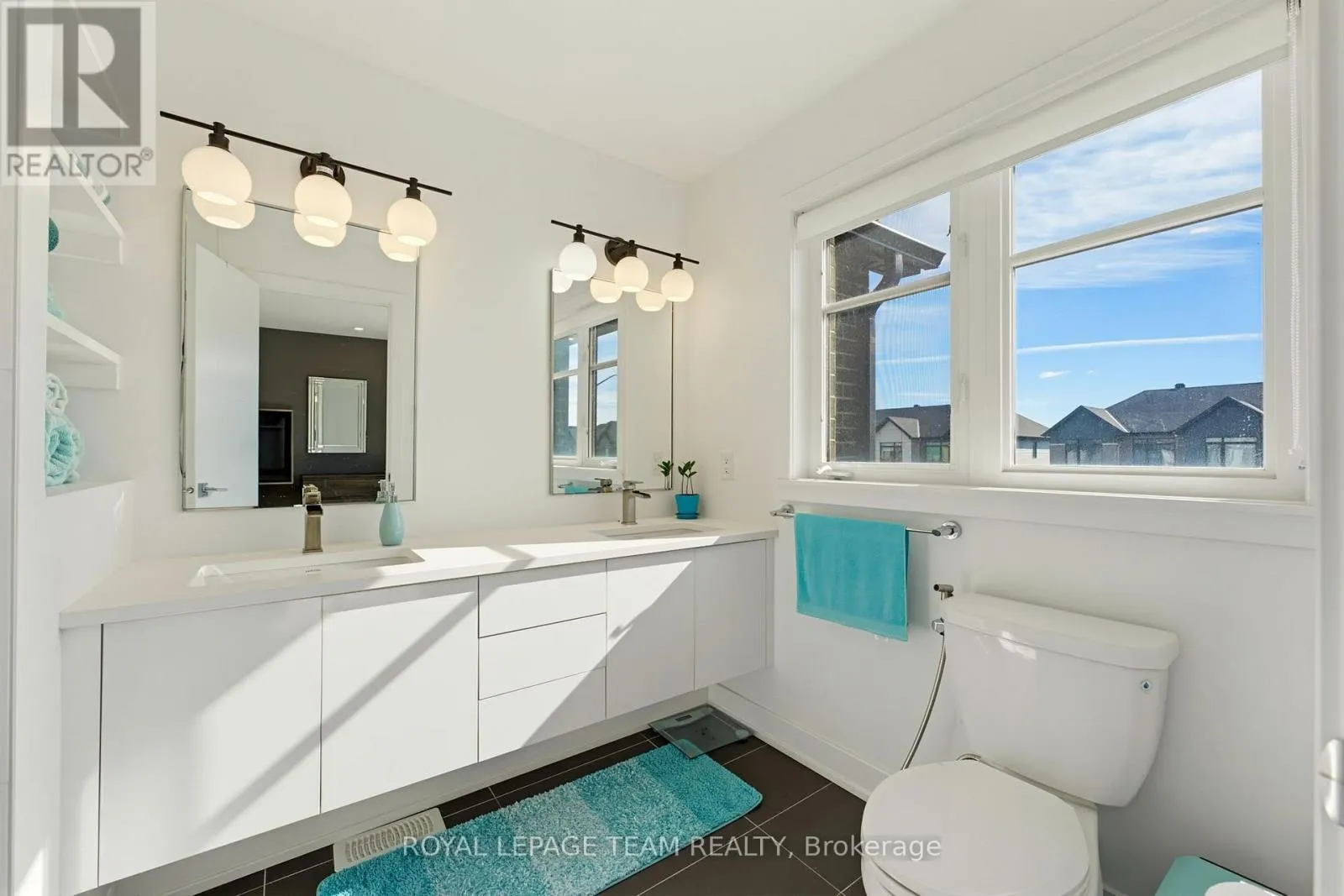 854 SOLARIUM AVENUE