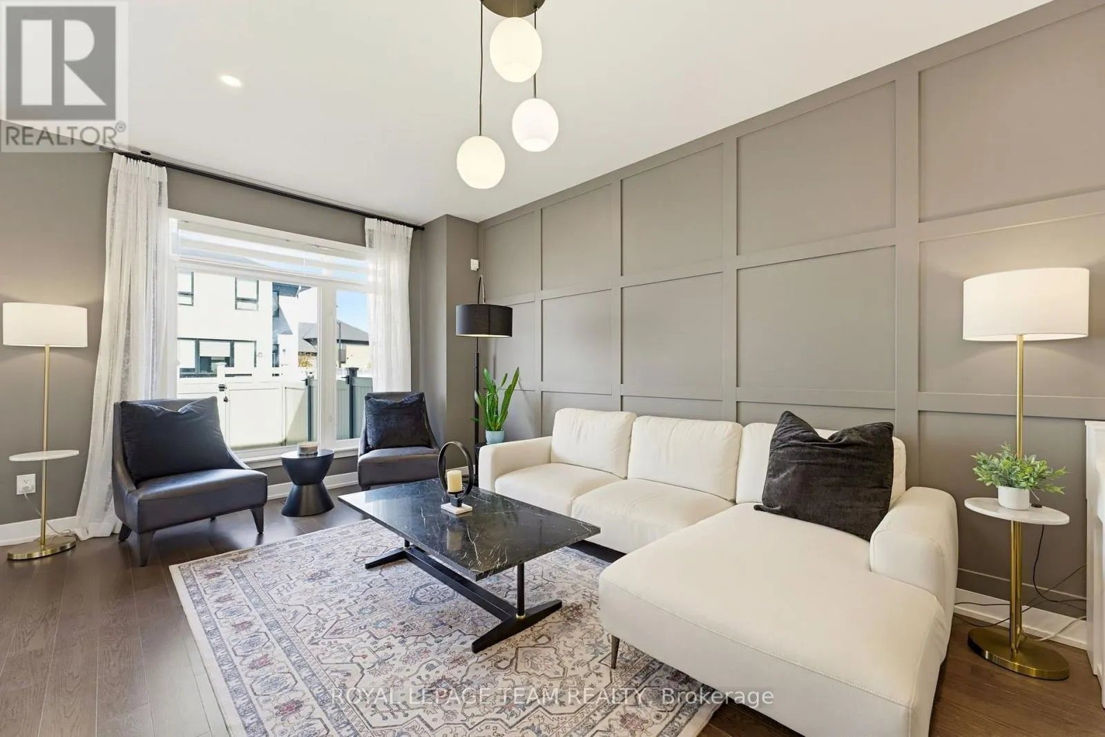 854 SOLARIUM AVENUE