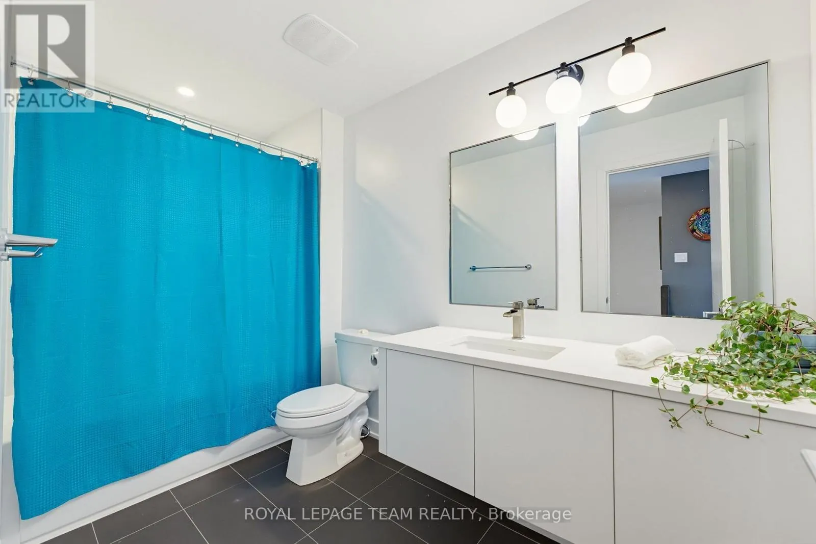 854 SOLARIUM AVENUE