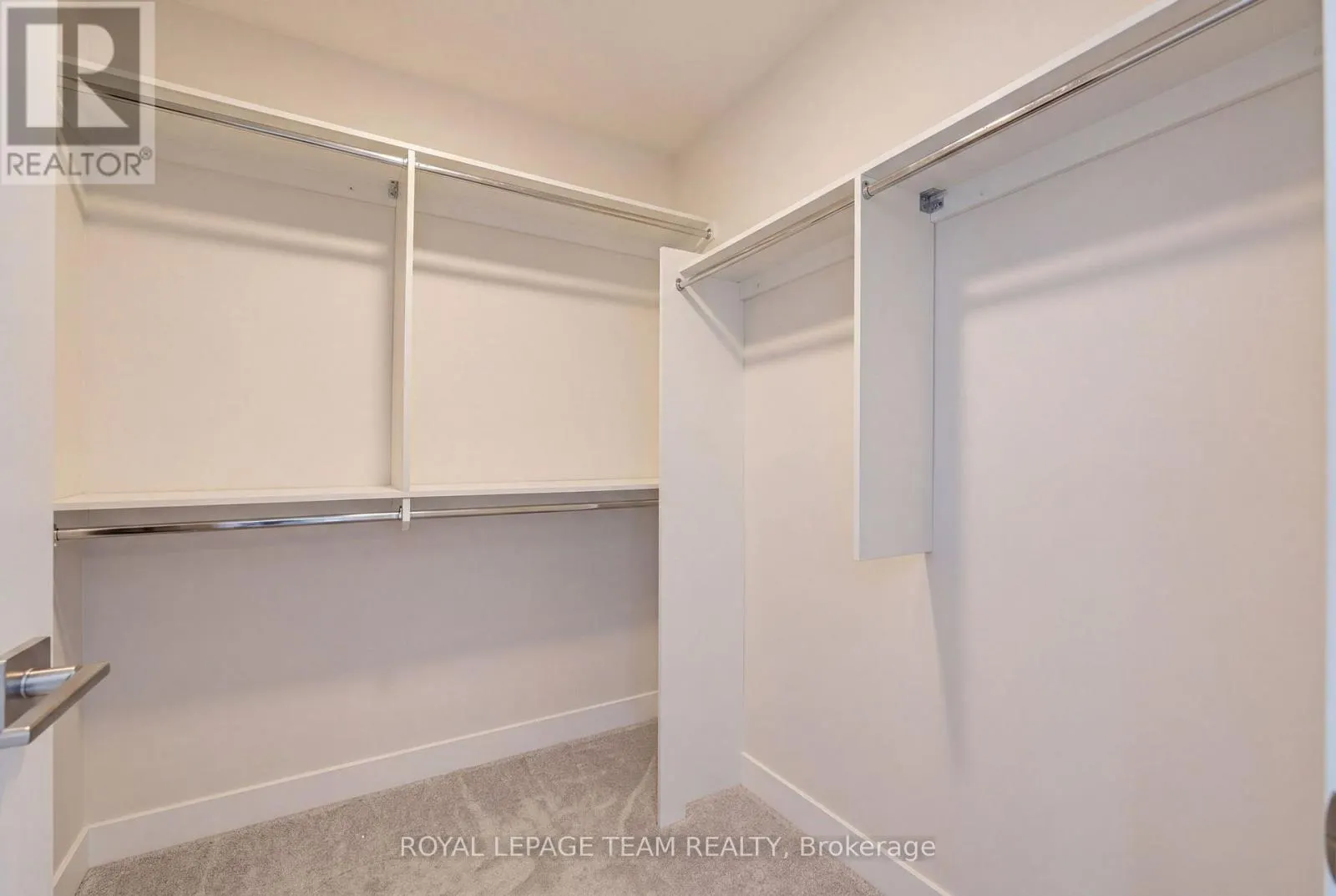 854 SOLARIUM AVENUE