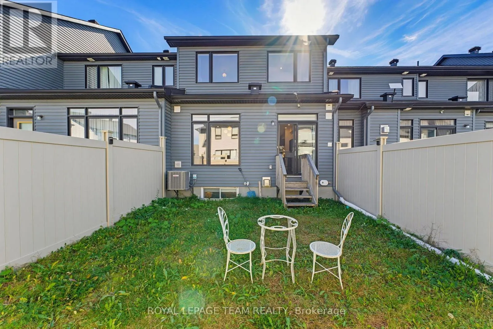 854 SOLARIUM AVENUE