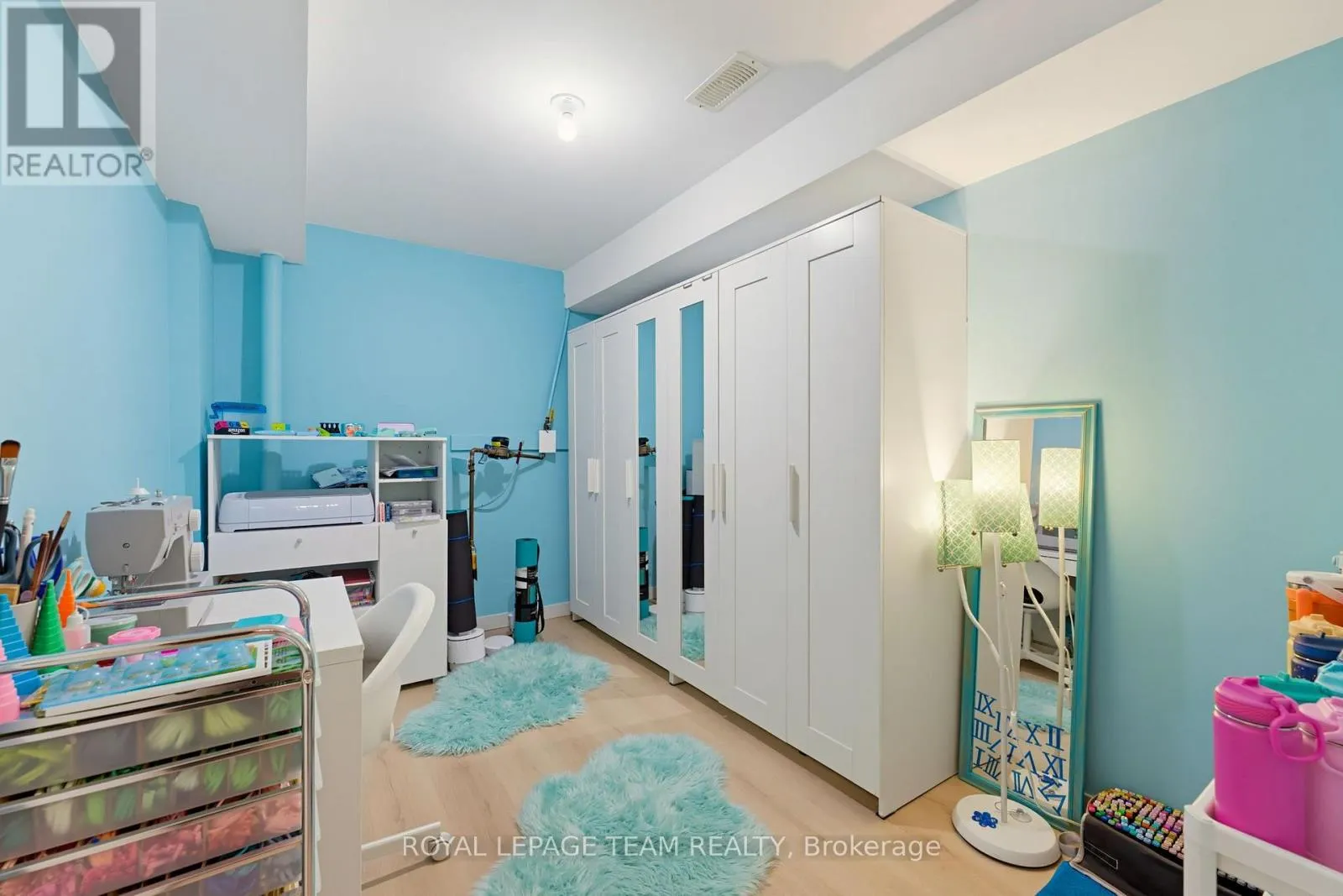 854 SOLARIUM AVENUE
