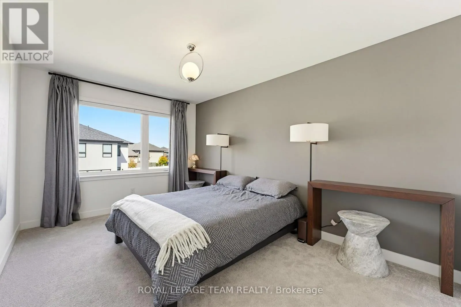 854 SOLARIUM AVENUE
