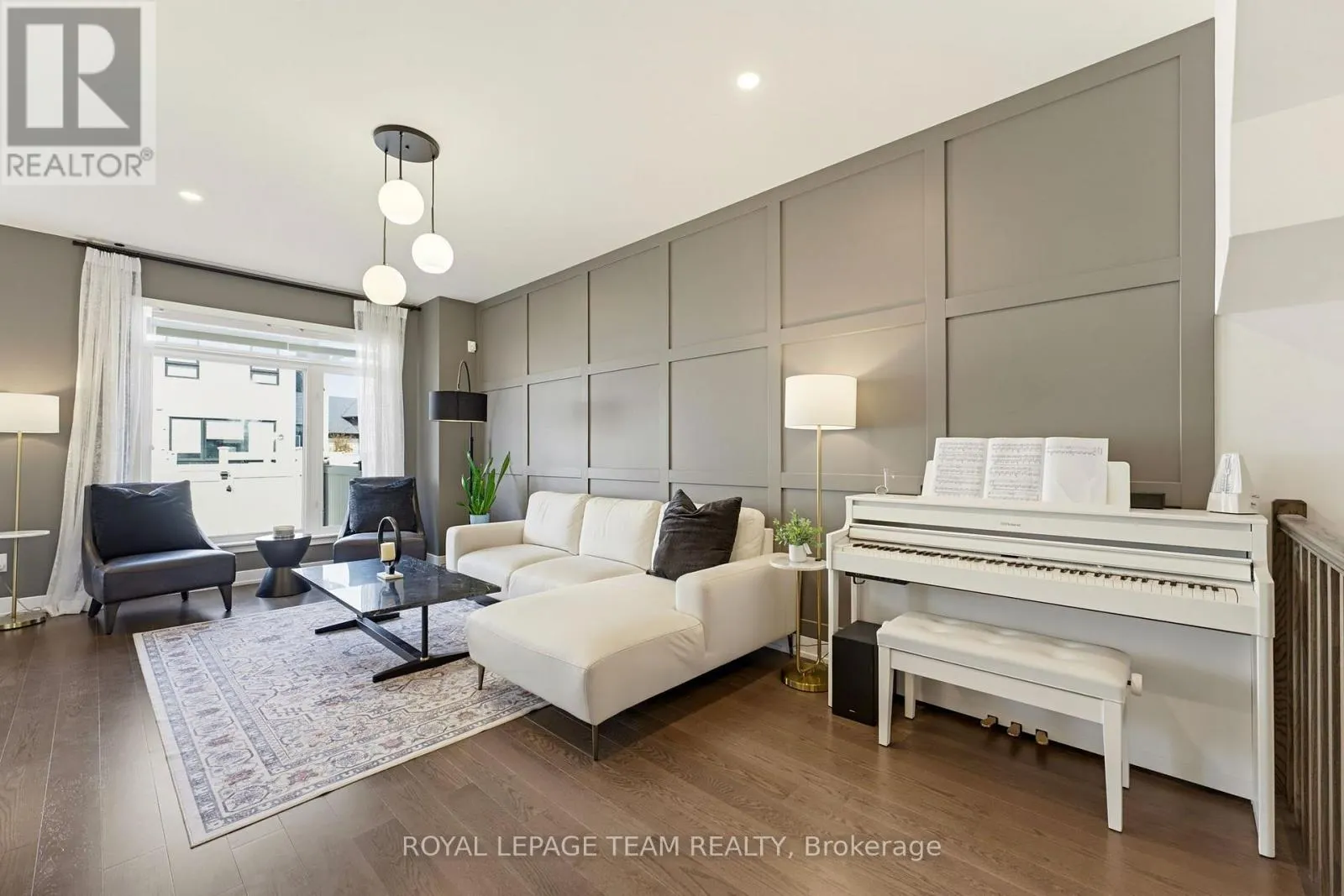 854 SOLARIUM AVENUE