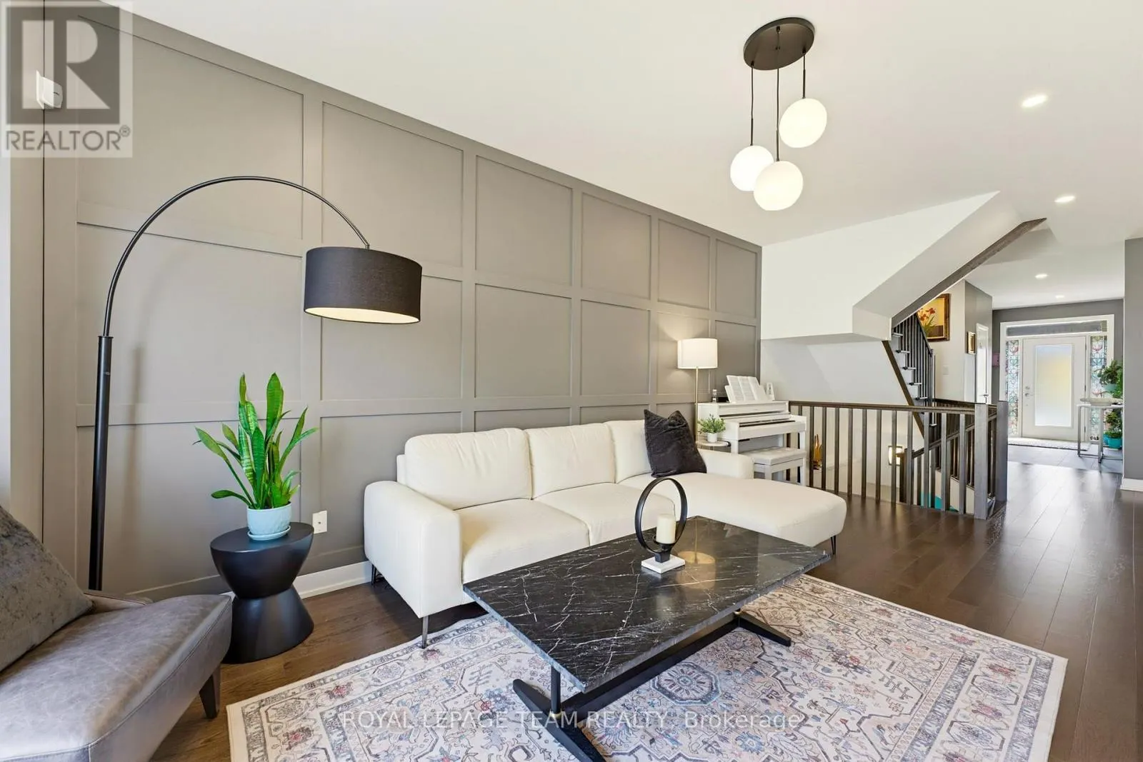 854 SOLARIUM AVENUE