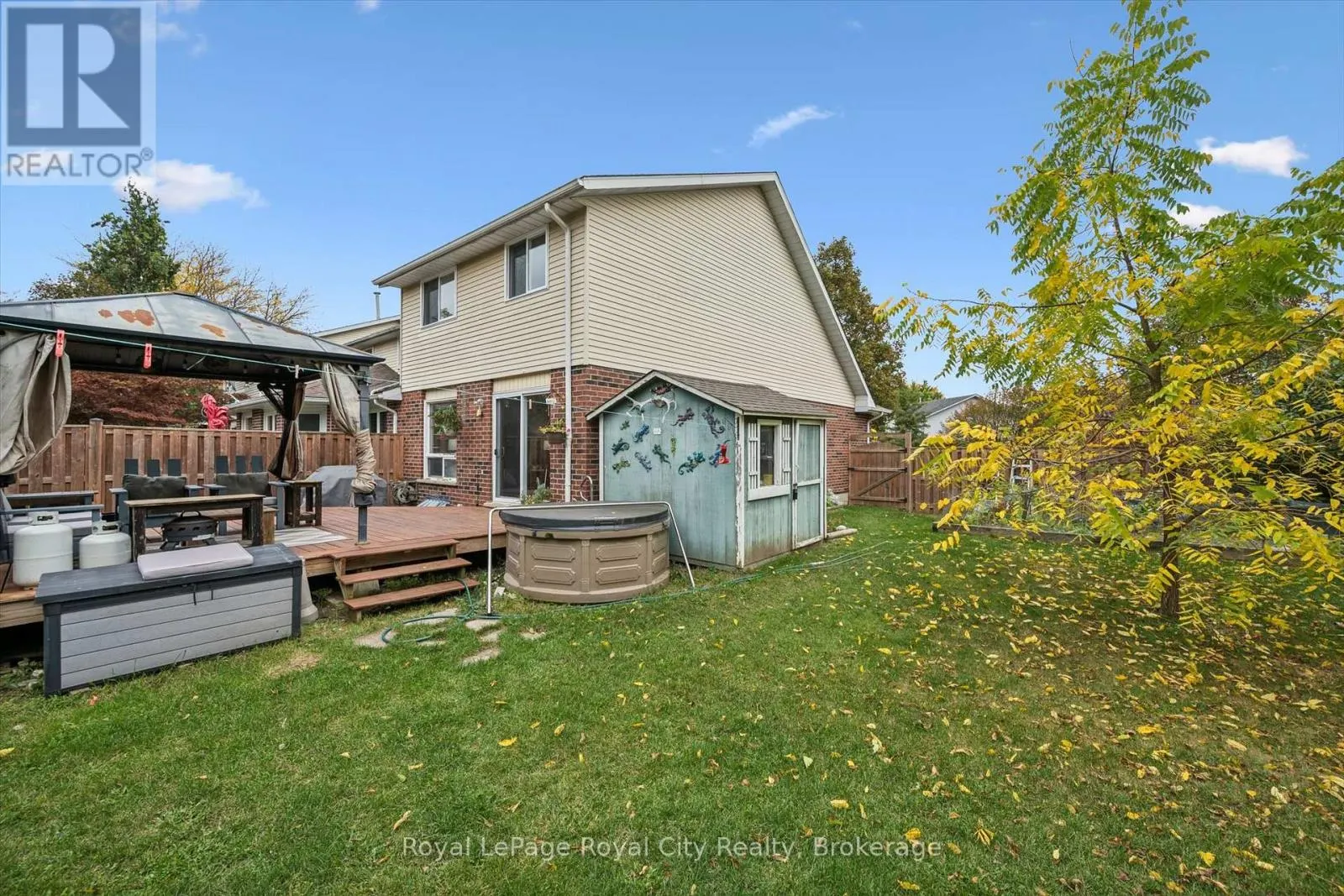 41 GRANDRIDGE CRESCENT