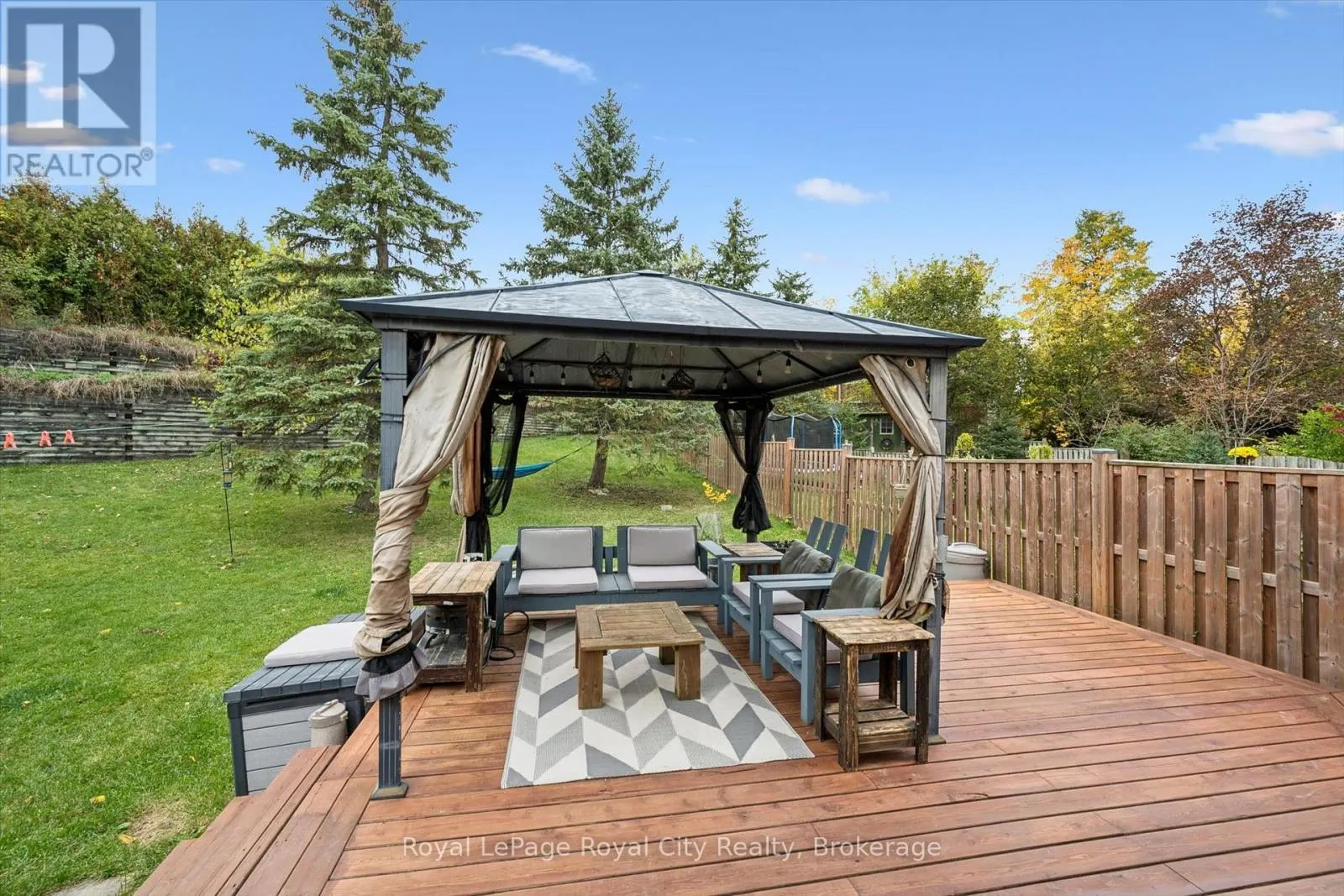 41 GRANDRIDGE CRESCENT