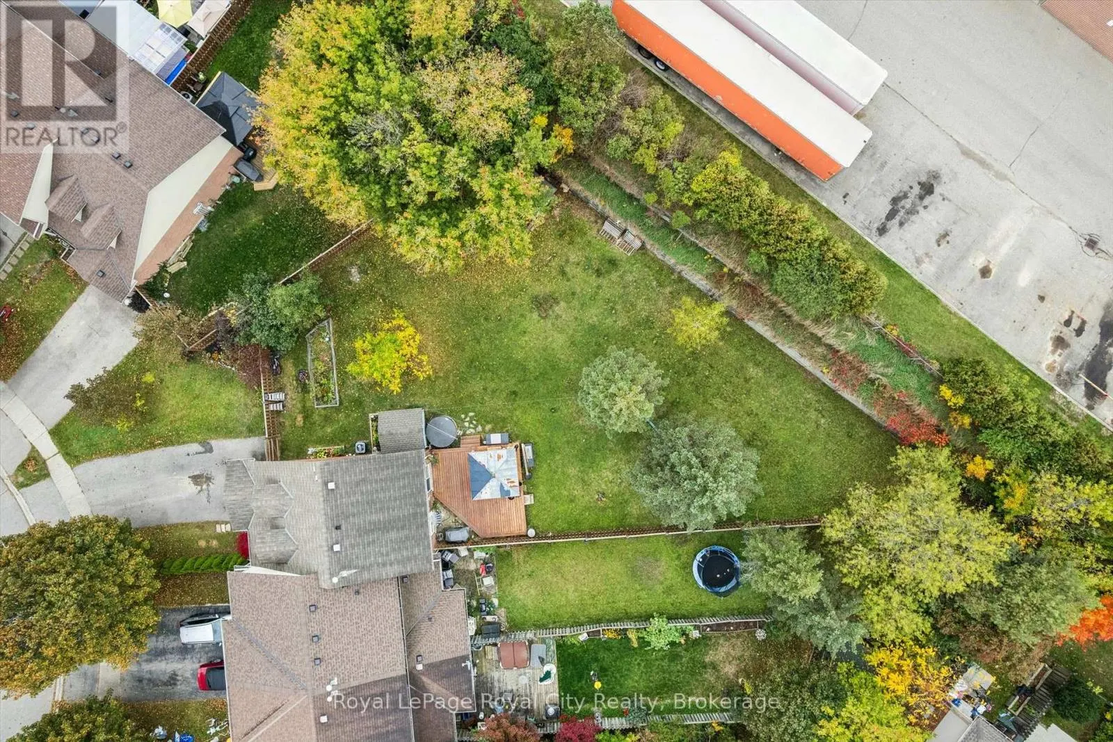 41 GRANDRIDGE CRESCENT