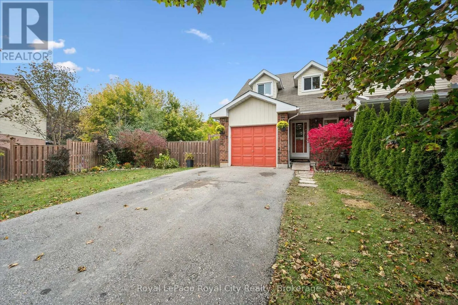 41 GRANDRIDGE CRESCENT