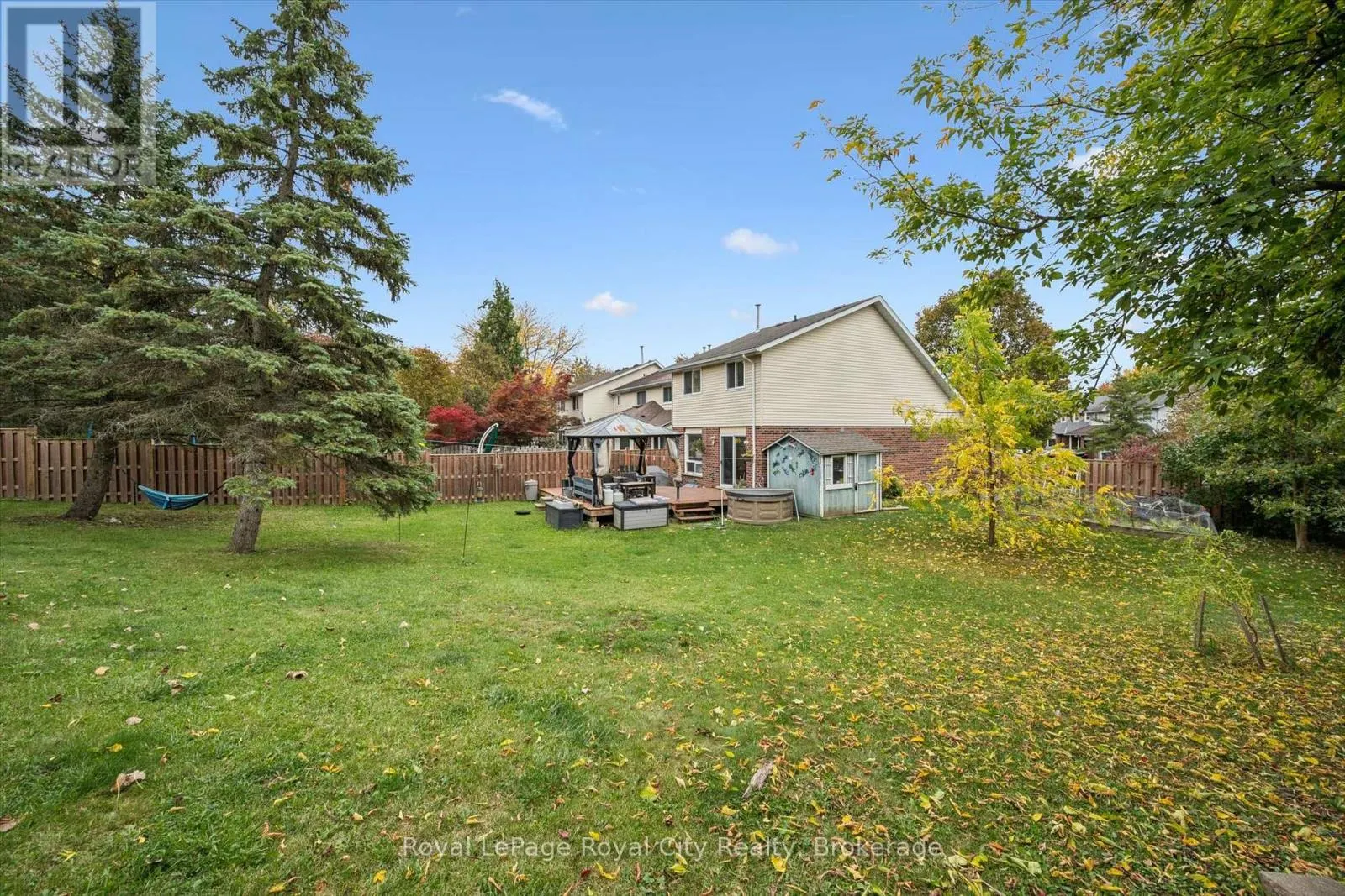 41 GRANDRIDGE CRESCENT
