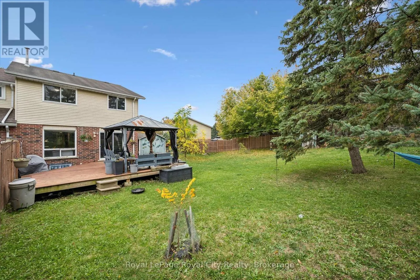 41 GRANDRIDGE CRESCENT