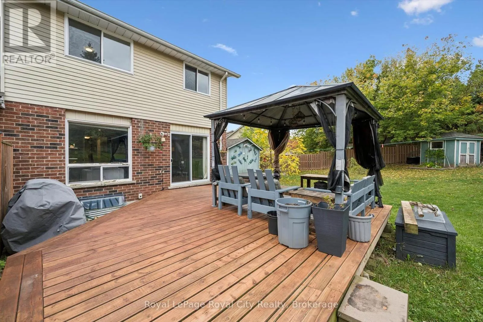 41 GRANDRIDGE CRESCENT