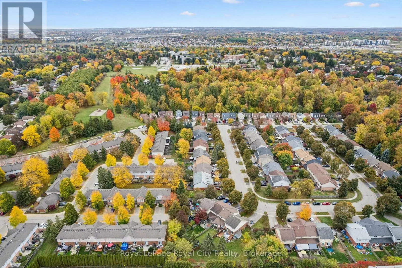 41 GRANDRIDGE CRESCENT