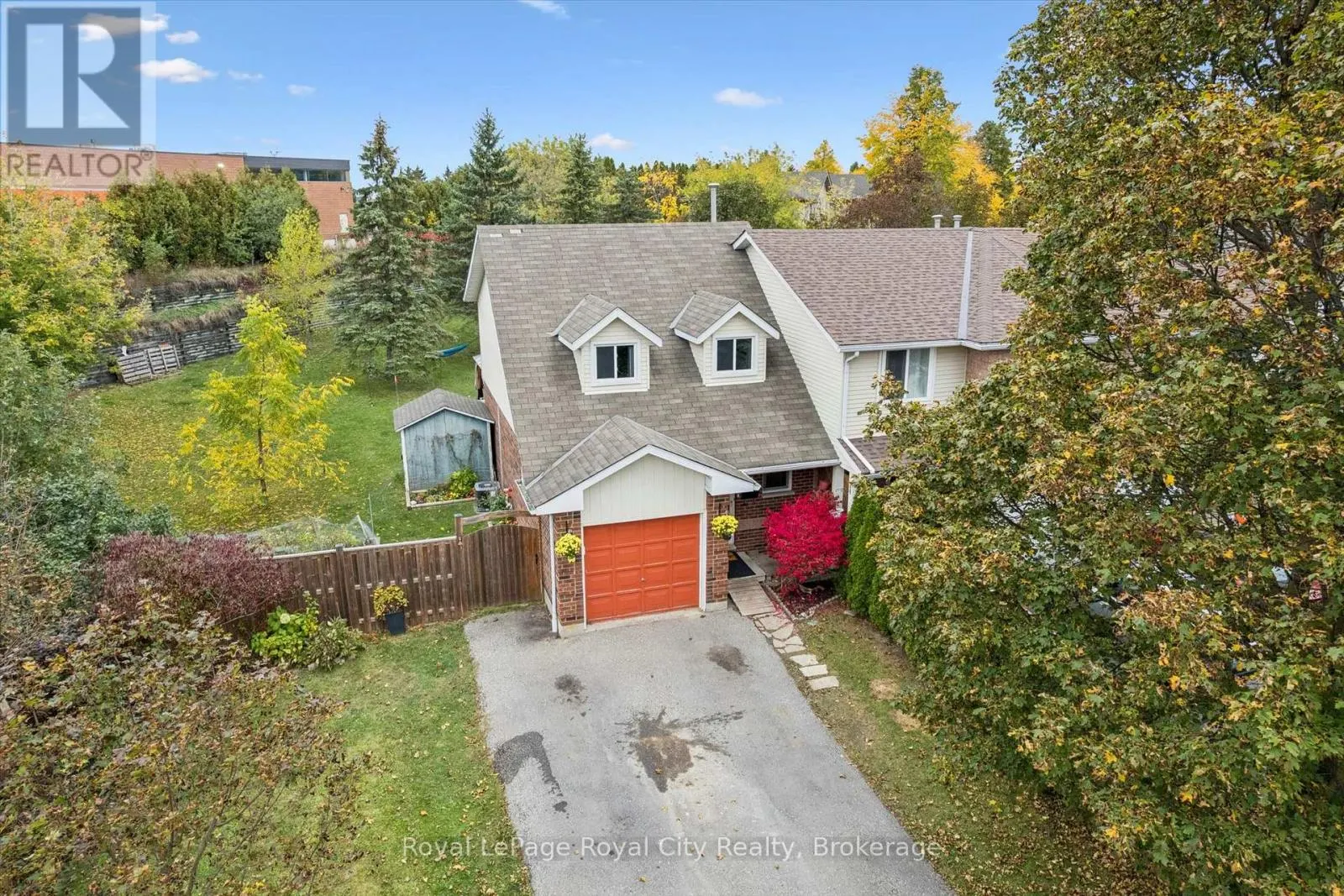 41 GRANDRIDGE CRESCENT