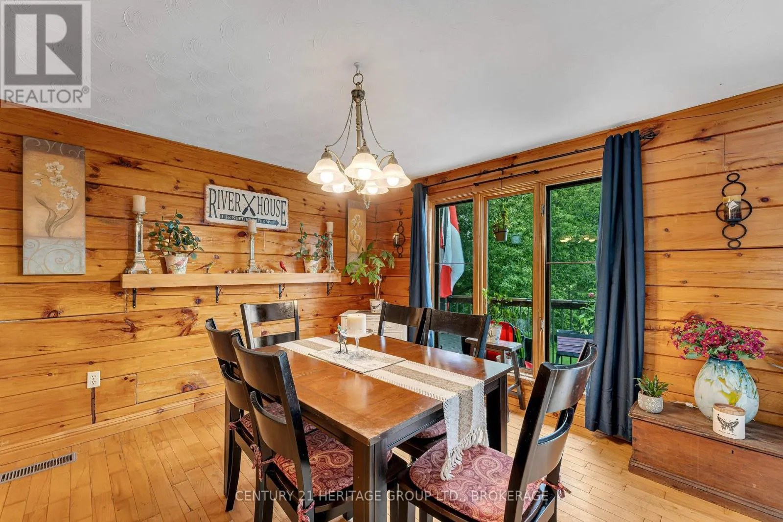 137 OLD RIVER ROAD W