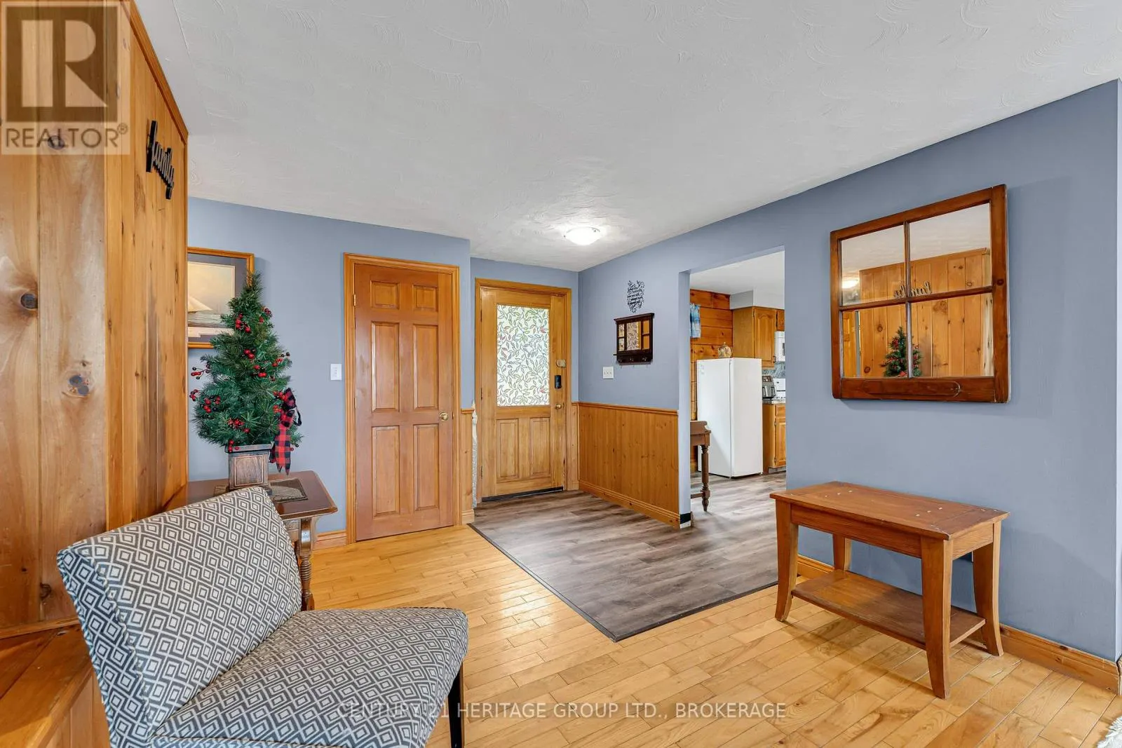 137 OLD RIVER ROAD W