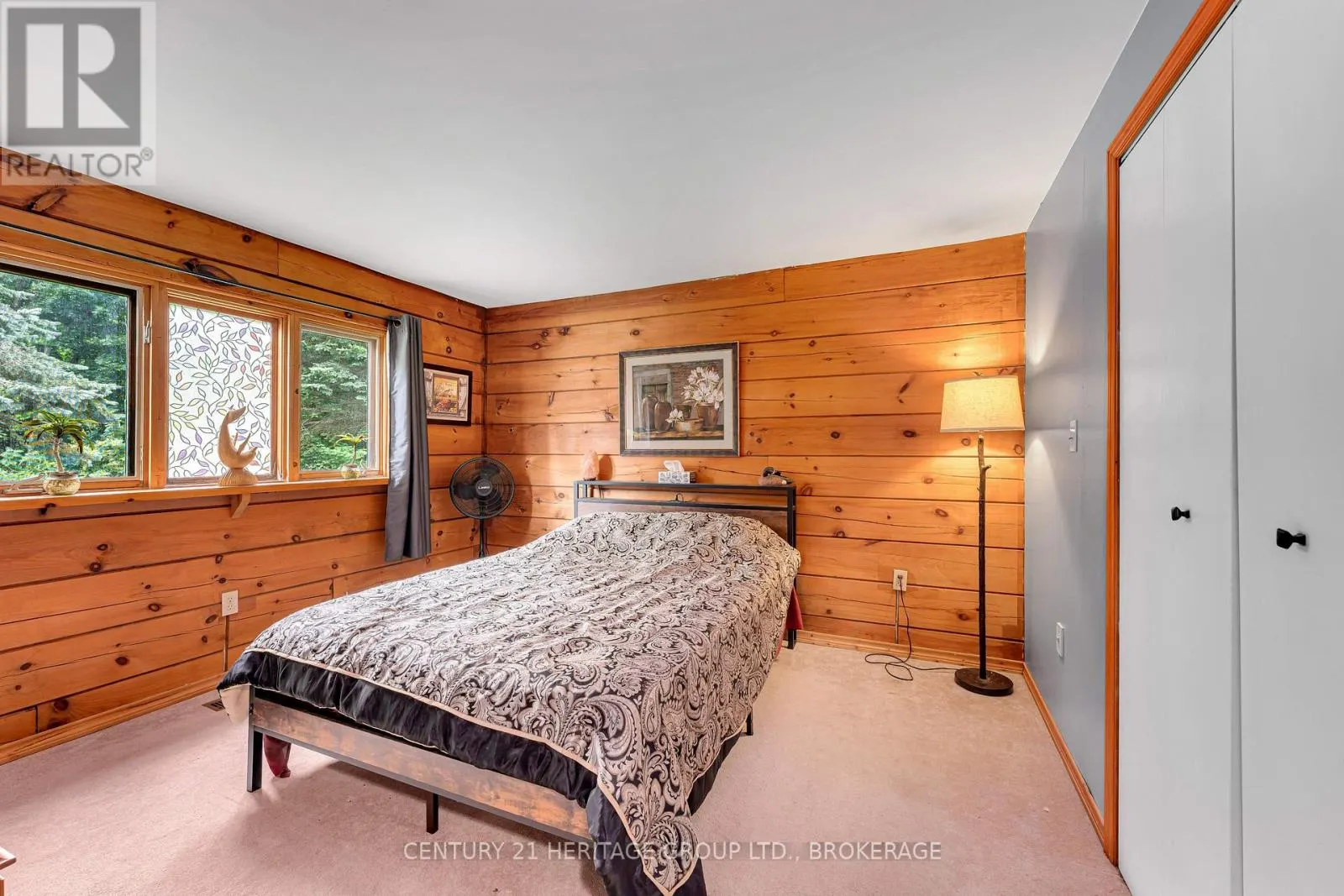 137 OLD RIVER ROAD W