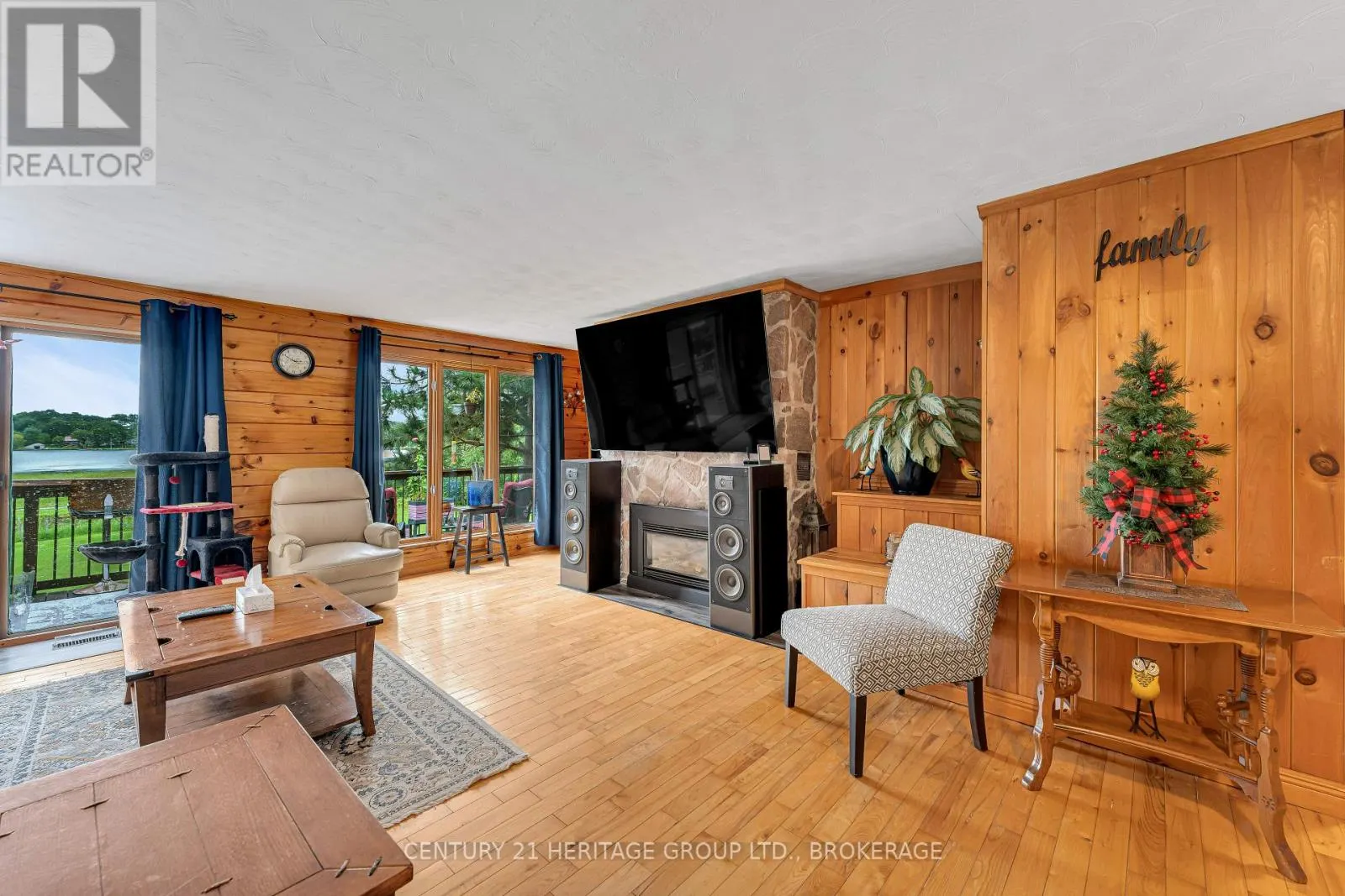 137 OLD RIVER ROAD W
