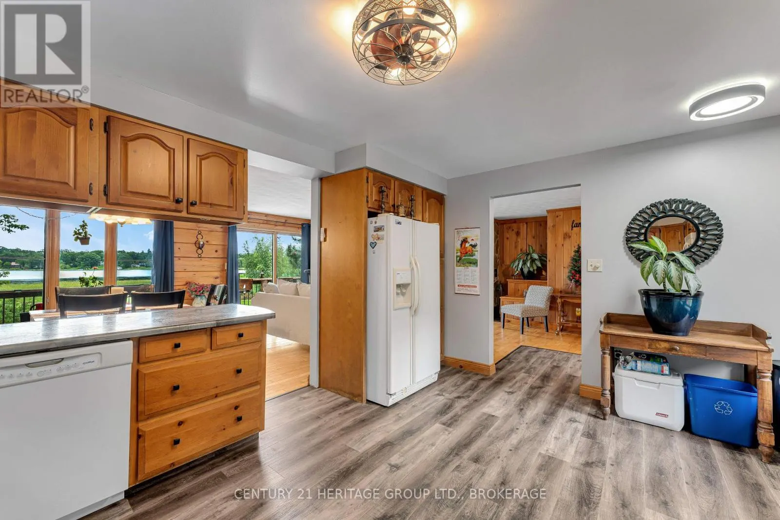 137 OLD RIVER ROAD W