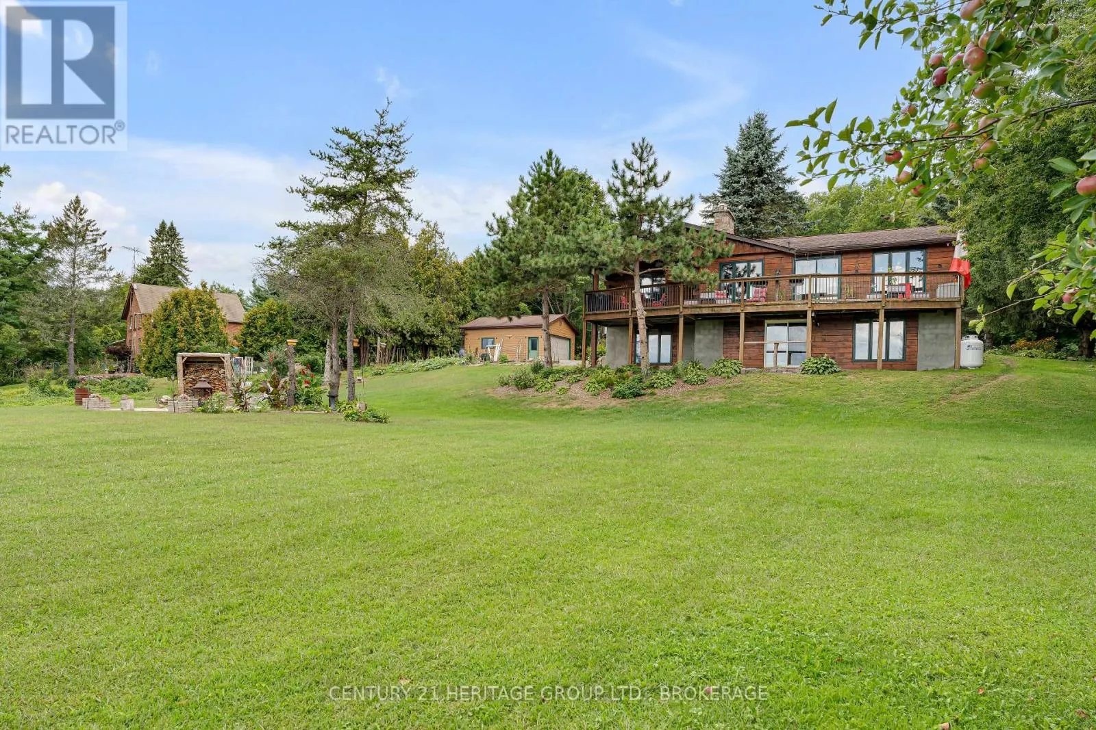 137 OLD RIVER ROAD W