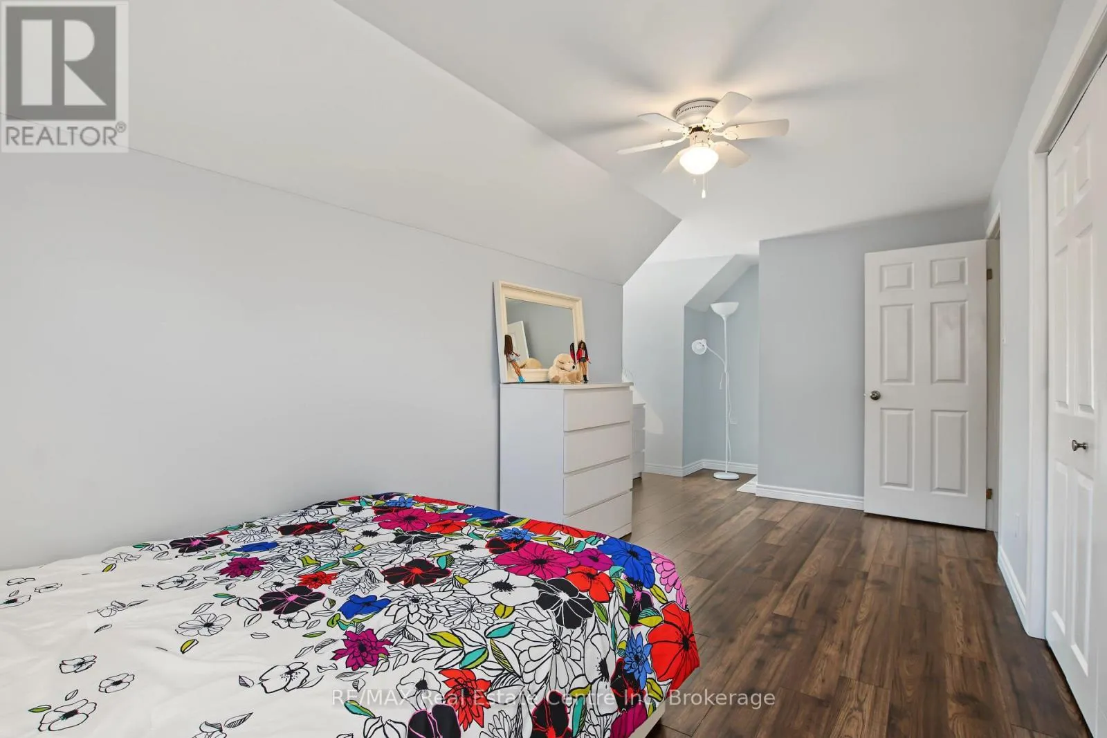 210 ELMIRA ROAD S
